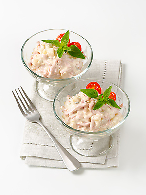 포토 JPG 해외이미지 스튜디오촬영 접시 음식 포크 유리 반찬 감자 사람없음 샐러드 직물 사발 아침식사 받침대 주사위 흰배경 냅킨 햄 피클 슬라이스 서빙 마요네즈 반주 해외202004 해외202105 해외포토 식기 백그라운드 채소 재질 실내 육류 식사 흰색 사기그릇 소스_음식 절임 파일형식