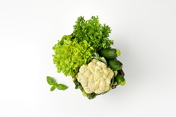 포토 JPG 해외이미지 음식 채소 종류 사람없음 초록색 바구니 신선 상추 흰배경 날것 머리위 바질 국산 주키니 주키니호박 해외202004 해외202105 해외포토 컬러 백그라운드 흰색 파일형식