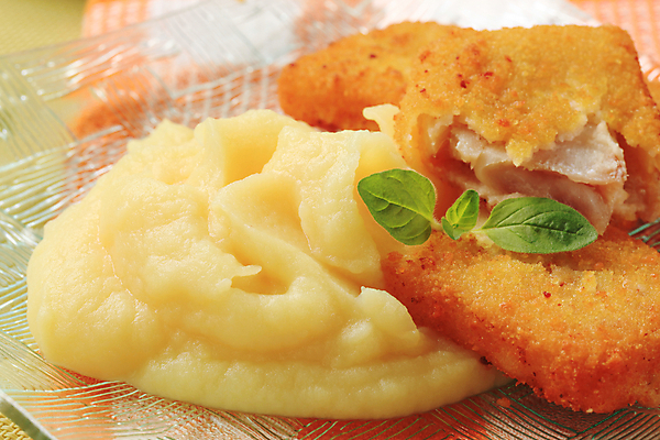 포토 JPG 해외이미지 접시 음식 유리 감자 육류 어류 사람없음 식사 저녁식사 튀김 묘사 준비 점심식사 빵가루 해외202004 해외202105 해외포토 식기 채소 식재료 재질 수중동물 파일형식