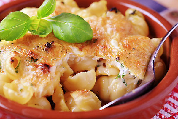 포토 JPG 해외이미지 음식 치즈 파스타 요리 사람없음 계란 도자기 인스턴트 묘사 냅킨 토기 그라탱 캐서롤 핸드메이드 해외202004 해외202105 해외포토 유제품 서양음식 알 용기_그릇 파일형식