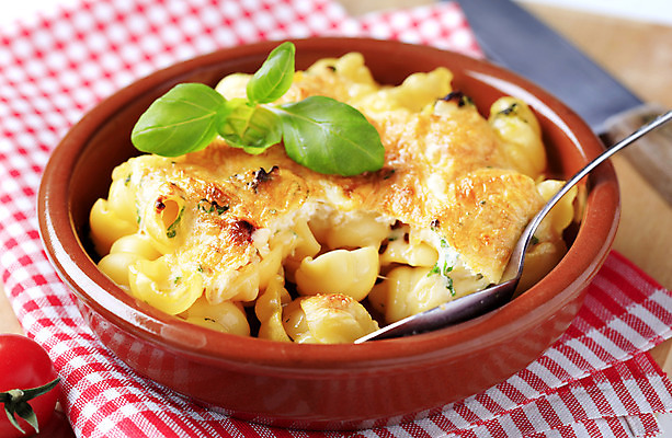 포토 JPG 해외이미지 음식 치즈 파스타 요리 사람없음 계란 도자기 인스턴트 묘사 냅킨 심플 토기 그라탱 캐서롤 핸드메이드 행주 해외202004 해외202105 해외포토 유제품 서양음식 알 용기_그릇 청소도구 파일형식