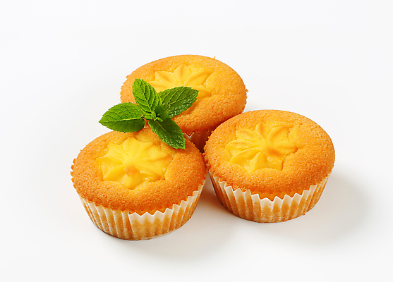 포토 JPG 해외이미지 스튜디오촬영 음식 디저트 치즈 사람없음 케이크 달콤 작음 컵케이크 가득함 크림 머리위 머핀 푸딩 폭식 커스터드 해외202004 해외202105 스펀지케이크 해외포토 빵 유제품 실내 맛 크기 파일형식