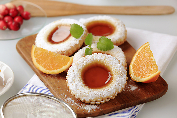 포토 JPG 해외이미지 음식 크리스마스 오렌지 디저트 도마 사람없음 쿠키 과자 케이크 달콤 잼 굽기 묘사 젤리 마멀레이드 살구 크랜베리 페스츄리 해외202004 해외202105 해외포토 기념일 열매 빵 과일 주방용품 소스_음식 맛 구이 파일형식