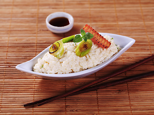 포토 JPG 해외이미지 음식 채소 젓가락 밥 반찬 요리 사람없음 목재 저녁식사 당근 우유 사발 그릴 낟알 대나무 부추 점심식사 리조또 반주 삶기 채식주의자 해외202004 해외202105 해외포토 나무 재료 주방용품 유제품 뿌리채소 수저 식사 사기그릇 채식 파일형식