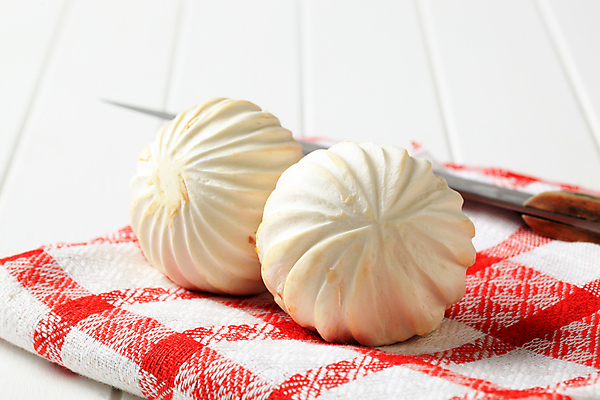 포토 JPG 해외이미지 식재료 실내 사람없음 버섯 나이프 흰배경 냅킨 체크무늬 해외202004 해외202105 해외포토 식기 백그라운드 무늬 내부 흰색 칼 파일형식