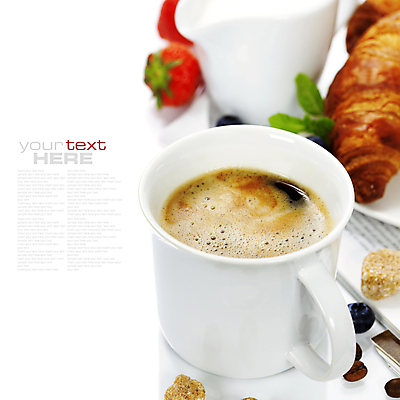 포토 JPG 해외이미지 스튜디오촬영 커피 딸기 실내 근접촬영 사람없음 커피잔 크루아상 블루베리 해외202004 해외포토 음료 빵 뷰포인트 과일 잔 내부 파일형식