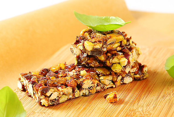 포토 JPG 해외이미지 스튜디오촬영 디저트 도마 사탕 사람없음 견과류 대접 바 달콤 설탕 굽기 땅콩 시럽 충동구매 에너지바 피스타치오 해외202004 해외202105 해외포토 음식 주방용품 실내 쇼핑 맛 구이 과소비 파일형식