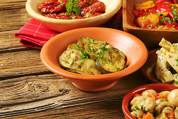 포토 JPG 해외이미지 스튜디오촬영 음식 조각 토마토 채소 부분 사람없음 컬러풀 저녁식사 여러개 버섯 신선 사발 그릴 굽기 향신료 유기농 피클 후추 점심식사 섞기 아티초크 절임 주키니 주키니호박 채식주의자 나무배경 해외202004 해외202105 해외포토 웰빙 컬러 다수 백그라운드 주방용품 실내 식사 사기그릇 구이 채식 향미료 파일형식