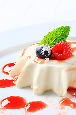 포토 JPG 해외이미지 사람없음 달콤 블루베리 산딸기 시럽 푸딩 판나코타 해외포토 과일 디저트 맛 파일형식