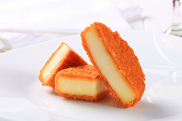 포토 JPG 해외이미지 접시 음식 치즈 유제품 요리 사람없음 튀김 흰색 원형 횡단보도 자르기 반쪽 곰팡이 빵가루 채식주의자 해외202004 해외202105 해외포토 도형 식기 컬러 모션 보행로 채식 파일형식