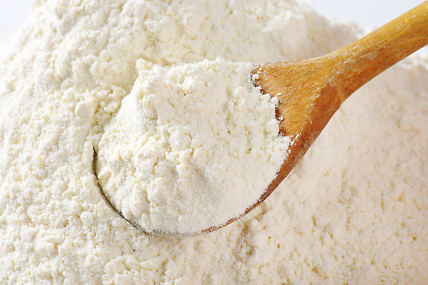 포토 JPG 해외이미지 스튜디오촬영 음식 재료 사람없음 쌓기 흰색 가루 굽기 날것 밀가루 머리위 나무숟가락 흙더미 녹말 땅바닥 해외202004 해외202105 해외포토 컬러 모션 바닥 실내 숟가락 흙 구이 파일형식 더미