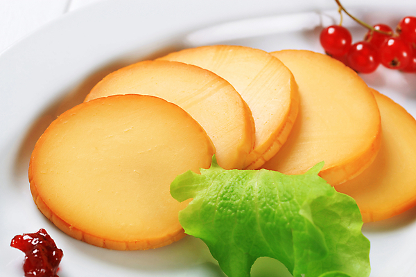 포토 JPG 해외이미지 접시 음식 조각 치즈 유제품 사람없음 애피타이저 상추 훈제 편육 해외202004 해외202105 해외포토 식기 채소 육류 파일형식