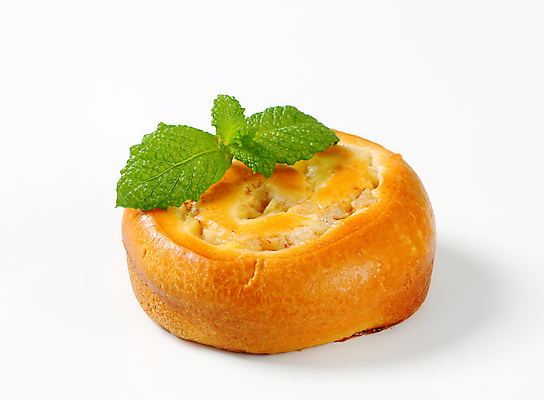 포토 JPG 해외이미지 스튜디오촬영 음식 사람없음 달콤 아침식사 사과 굽기 가득함 크림 달팽이 롤 바닐라 번 이스트 커스터드 페스츄리 해외202004 해외202105 해외포토 빵 과일 연체동물 실내 식사 맛 구이 파일형식