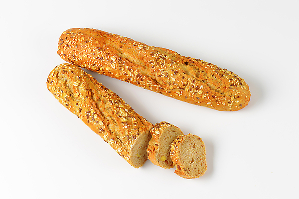 포토 JPG 해외이미지 스튜디오촬영 음식 빵 건강 사람없음 두루마리 굽기 흰배경 머리위 통밀 해외202004 해외202105 해외포토 백그라운드 실내 흰색 밀 구이 파일형식