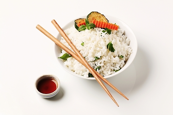 포토 JPG 해외이미지 스튜디오촬영 접시 음식 채소 밥 반찬 파슬리 요리 사람없음 저녁식사 그릴 점심식사 반주 삶기 주키니 주키니호박 채식주의자 해외202004 해외202105 해외포토 식기 주방용품 실내 식사 채식 파일형식