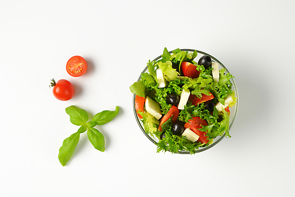 포토 JPG 해외이미지 음식 다이어트 토마토 채소 부분 방울토마토 반찬 치즈 건강 사람없음 식사 저녁식사 샐러드 신선 사발 상추 유기농 올리브 날것 머리위 점심식사 루꼴라 반주 입가심 저지방 페타치즈 해외202004 해외202105 해외포토 웰빙 열매 유제품 사기그릇 기름_음식 파일형식