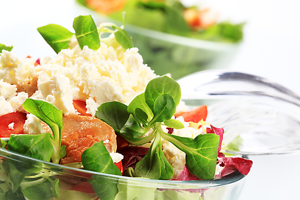 포토 JPG 해외이미지 음식 조각 잎 토마토 채소 유리 치즈 건강 육류 사람없음 식사 저녁식사 치킨 샐러드 신선 사발 상추 묘사 점심식사 섞기 입가심 치커리 페타치즈 해외202004 해외202105 해외포토 식물 식재료 재질 유제품 사기그릇 닭고기요리 파일형식