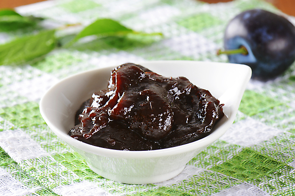 포토 JPG 해외이미지 스튜디오촬영 그릇 실내 사람없음 아웃포커스 식탁보 과일잼 서양자두 해외202004 해외202105 해외포토 식기 촬영기법 내부 잼 파일형식