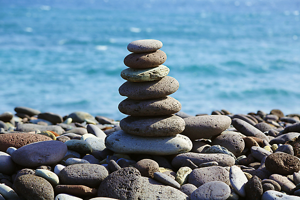 포토 JPG 해외이미지 선 바다 컨셉 불교 자연 휴식 해변 사람없음 야외 쌓기 탑 화목 침묵 회색 조약돌 그룹 영혼 매끈함 배열 명상 피라미드 심플 흙더미 평형 완전 해외202004 해외202105 해외포토 건축물 종교 컬러 모션 수영 소리 흙 돌_바위 감각 생태계 랜드마크 파일형식 더미