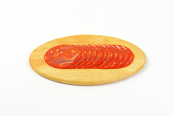 포토 JPG 해외이미지 스튜디오촬영 선 음식 조각 건조 도마 육류 돼지고기 사람없음 목재 빨간색 그룹 소시지 맛 자르기 흰배경 매움 훈제 살라미 스페인어 얇은 줄서기 초리조 치유 편육 해외202004 해외202105 해외포토 나무 컬러 컨셉 식재료 재료 모션 주방용품 실내 흰색 가공식품 파일형식 식물 생활용품 내부 오브젝트