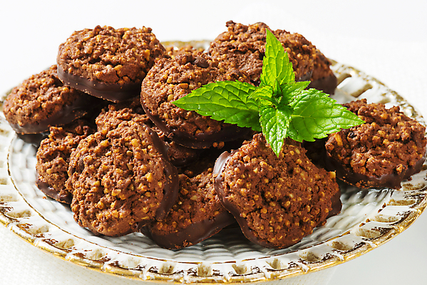 포토 JPG 해외이미지 스튜디오촬영 접시 음식 디저트 건강 씨앗 사람없음 쿠키 케이크 초콜릿 견과류 대접 달콤 유기농 카카오 퀴노아 핸드메이드 해외202004 해외202105 해외포토 식물 식기 웰빙 곡류 실내 맛 파일형식