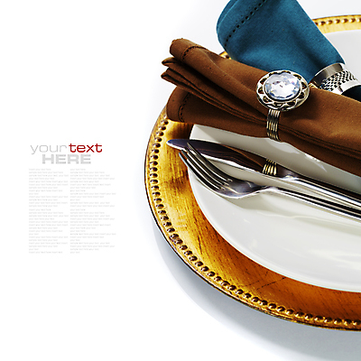 포토 JPG 해외이미지 접시 포크 크리스마스 실내 타이포그라피 사람없음 장식 화려 나이프 상차림 준비 흰배경 냅킨 카피스페이스 해외202004 플레이팅 해외포토 문자 식기 기념일 백그라운드 컨셉 내부 공백 흰색 칼 파일형식