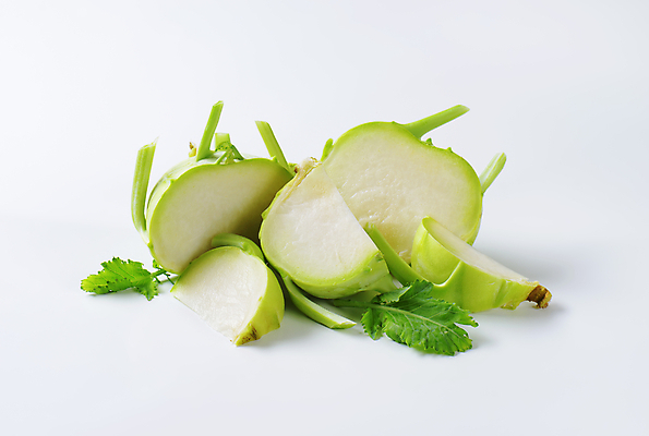 포토 JPG 해외이미지 스튜디오촬영 음식 채소 건강 사람없음 신선 횡단보도 자르기 흰배경 유기농 반쪽 날것 구역 숙성 식용 콜라비 세련 해외202004 해외202105 해외포토 웰빙 백그라운드 모션 실내 흰색 보행로 파일형식