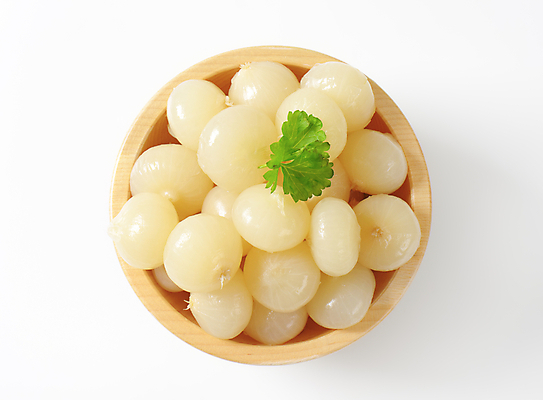 포토 JPG 해외이미지 스튜디오촬영 접시 음식 채소 부분 반찬 양파 사람없음 목재 사발 작음 피클 머리위 반주 해외202004 해외202105 해외포토 나무 식기 재료 실내 사기그릇 크기 절임 파일형식