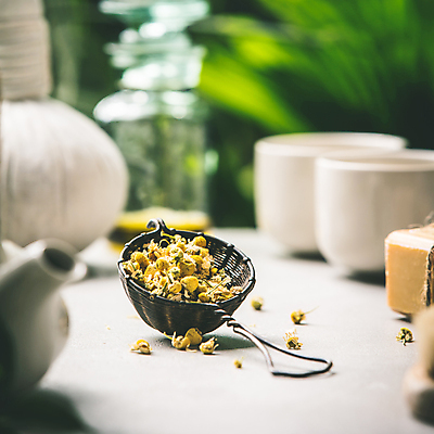 포토 JPG 해외이미지 실내 사람없음 도자기 차 찻주전자 해외202004 차거름망 해외포토 음료 주전자 내부 파일형식