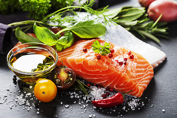 포토 JPG 해외이미지 고추 실내 사람없음 날것 소금 연어 후추 바질 로즈메리 연어요리 연어회 해외202004 해외포토 음식 채소 어류 내부 생선회 허브 향신료 파일형식