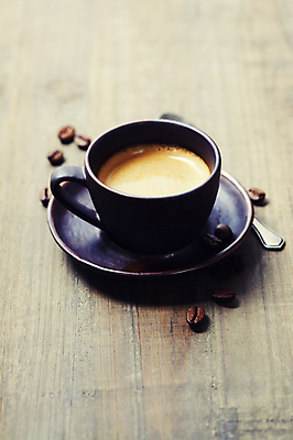 포토 JPG 해외이미지 스튜디오촬영 커피 실내 사람없음 원두 커피잔 티스푼 해외202004 해외포토 음료 잔 내부 숟가락 파일형식