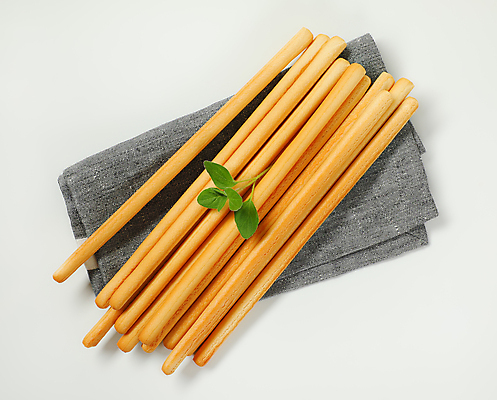 포토 JPG 해외이미지 스튜디오촬영 사람없음 굽기 흰배경 머리위 그리시니 입가심 직진 짠맛 해외202004 해외202105 해외포토 빵 백그라운드 실내 흰색 맛 구이 파일형식