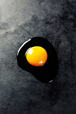 포토 JPG 해외이미지 검은배경 실내 사람없음 계란 아침식사 날계란 해외202004 해외포토 백그라운드 내부 알 검은색 식사 파일형식