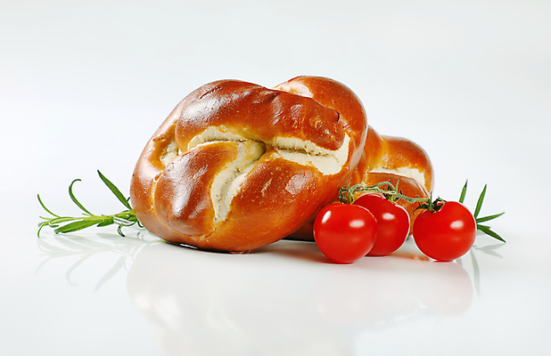 포토 JPG 해외이미지 스튜디오촬영 음식 방울토마토 사람없음 빨간색 구부린 굽기 매듭 롤 부드러움 로즈메리 번 이스트 평야 해외202004 해외202105 해외포토 빵 컬러 토마토 모션 자연 실내 감각 구이 허브 파일형식