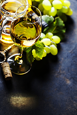 포토 JPG 해외이미지 백그라운드 포도 주류 사람없음 와인 화이트와인 해외202004 해외포토 음료 과일 파일형식