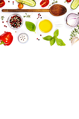 포토 JPG 해외이미지 그릇 방울토마토 피망 오이 마늘 사람없음 하이앵글 올리브오일 흰배경 후추 바질 나무숟가락 백리향 적양파 카피스페이스 해외202004 해외포토 식기 뷰포인트 백그라운드 토마토 채소 양파 숟가락 공백 흰색 기름_음식 향신료 파일형식