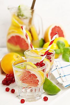 포토 JPG 해외이미지 음료 잔 빨대 사람없음 물 자몽 흰배경 라임 유리주전자 디톡스 해외202004 해외포토 자연요소 식기 백그라운드 과일 유리 주전자 건강 흰색 파일형식