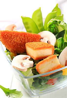 포토 JPG 해외이미지 음식 조각 채소 치즈 사람없음 하이앵글 샐러드 튀김 사발 상추 묘사 점심식사 빵가루 채식주의자 해외202004 해외202105 해외포토 뷰포인트 유제품 식사 사기그릇 채식 파일형식