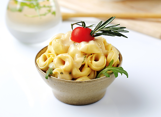 포토 JPG 해외이미지 음식 토마토 치즈 파스타 요리 사람없음 버섯 샐러드 로즈메리 폭식 루꼴라 토르텔리니 해외202004 해외202105 해외포토 채소 유제품 서양음식 허브 파일형식