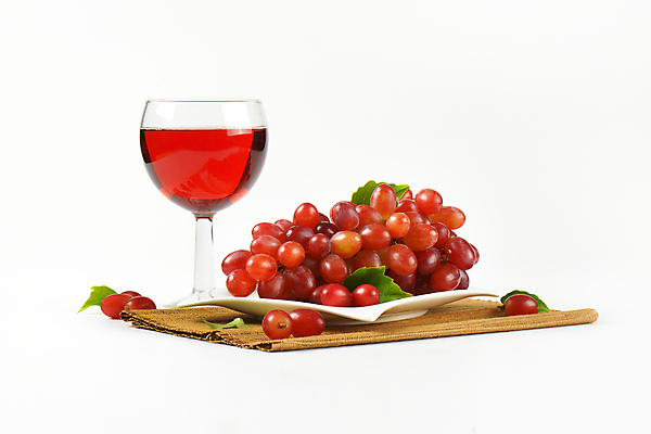 포토 JPG 해외이미지 접시 와인잔 포도 실내 사람없음 와인 식탁보 흰배경 해외202004 해외202105 해외포토 식기 백그라운드 술잔 과일 주류 내부 흰색 파일형식