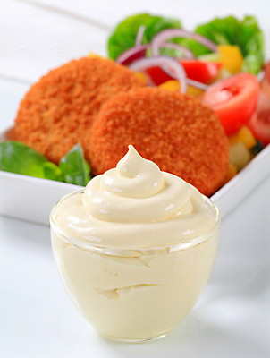 포토 JPG 해외이미지 접시 음식 토마토 채소 양파 치즈 파프리카 사람없음 컵 식사 샐러드 튀김 소용돌이 흰색 신선 상추 크림 요거트 마요네즈 점심식사 빵가루 채식주의자 해외202004 해외202105 해외포토 식기 컬러 유제품 회오리 소스 채식 파일형식 양념