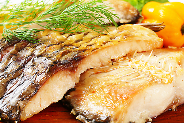 포토 JPG 해외이미지 스튜디오촬영 음식 조각 도마 건강 어류 사람없음 목재 굽기 레몬 잉어 점심식사 앙트레 오레가노 해외202004 해외202105 해외포토 나무 과일 재료 주방용품 실내 식사 수중동물 구이 파일형식