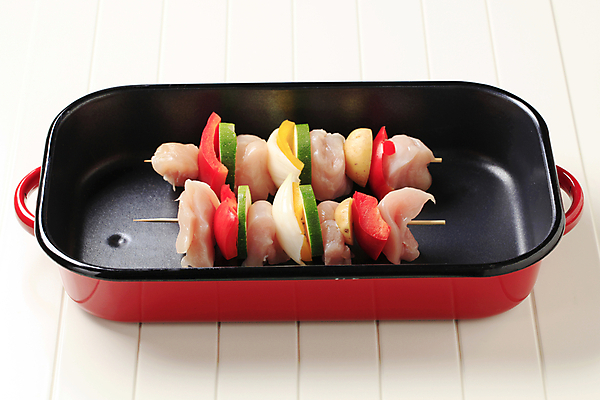 포토 JPG 해외이미지 음식 채소 고추 양파 감자 육류 사람없음 치킨 신선 꼬치 날것 후추 생식 주키니 주키니호박 해외202004 해외202105 해외포토 식재료 향신료 닭고기요리 파일형식