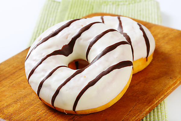 포토 JPG 해외이미지 음식 디저트 도마 사람없음 초록색 케이크 초콜릿 얼음 튀김 도넛 달콤 레몬 받침대 냅킨 바닐라 페스츄리 프로스팅 해외202004 해외202105 해외포토 자연요소 빵 컬러 과일 주방용품 맛 제빵 파일형식