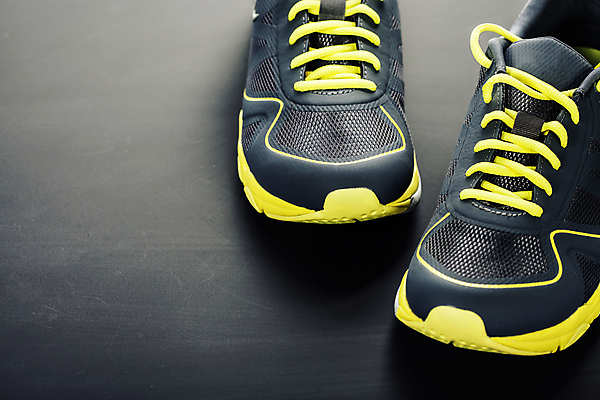 포토 JPG 해외이미지 운동화 다이어트 검은배경 사람없음 오브젝트 해외202004 해외포토 백그라운드 신발 건강 검은색 파일형식