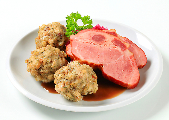 포토 JPG 해외이미지 스튜디오촬영 접시 음식 조각 채소 공 육류 돼지고기 요리 사람없음 빨간색 식사 저녁식사 흰배경 양배추 훈제 경단 메인요리 무생채 핸드메이드 해외202004 해외202105 해외포토 식기 컬러 백그라운드 식재료 실내 흰색 파일형식 내부