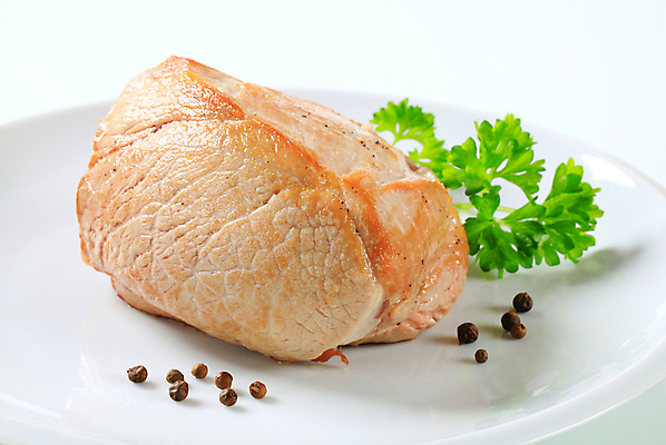 포토 JPG 해외이미지 스튜디오촬영 접시 음식 파슬리 육류 돼지고기 요리 사람없음 기댐 흰색 굽기 흰배경 저지방 해외202004 해외202105 해외포토 식기 컬러 백그라운드 채소 식재료 모션 실내 기름_음식 구이 파일형식