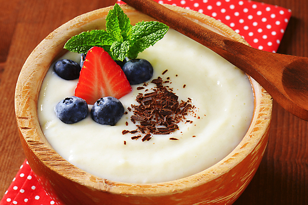 포토 JPG 해외이미지 접시 음식 과일 부분 딸기 반찬 요리 사람없음 목재 빨간색 초콜릿 숟가락 식사 시골 신선 사발 아침식사 매끈함 냅킨 블루베리 푸딩 채식주의자 핸드메이드 비건 해외202004 해외202105 해외포토 나무 식기 컬러 재료 디저트 수저 감각 사기그릇 채식 파일형식