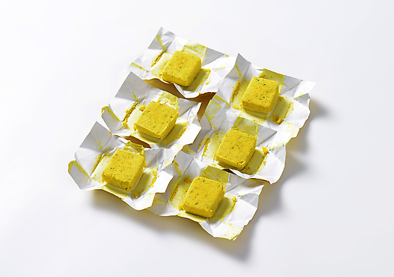 포토 JPG 해외이미지 스튜디오촬영 종이 음식 재료 건조 사람없음 노란색 포장지 정사각형 입가심 탈수 해외202004 해외202105 해외포토 도형 컬러 포장 실내 파일형식