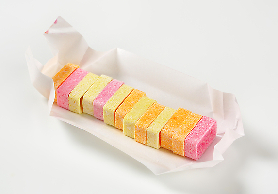 포토 JPG 해외이미지 스튜디오촬영 종이 사탕 사람없음 컬러풀 과자 여러개 달콤 해외202004 해외202105 해외포토 컬러 다수 디저트 실내 맛 파일형식